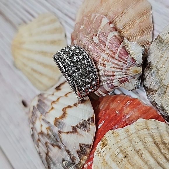 NEW WHITE ZIRCON CIGAR BAND FASHION RING - Picture 3 of 10